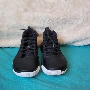 Under Armour Lockdown 5 Basketball Shoes